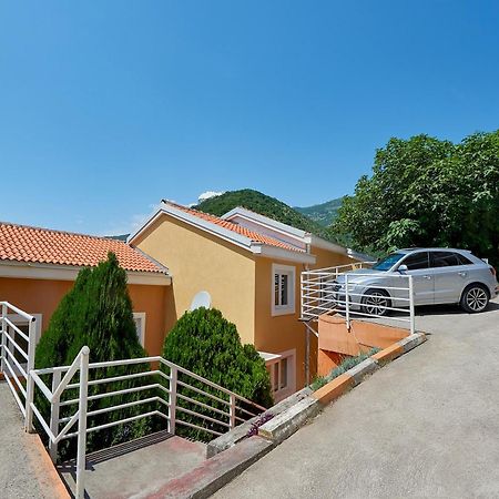 Apartments Villa Relax Petrovac 外观 照片