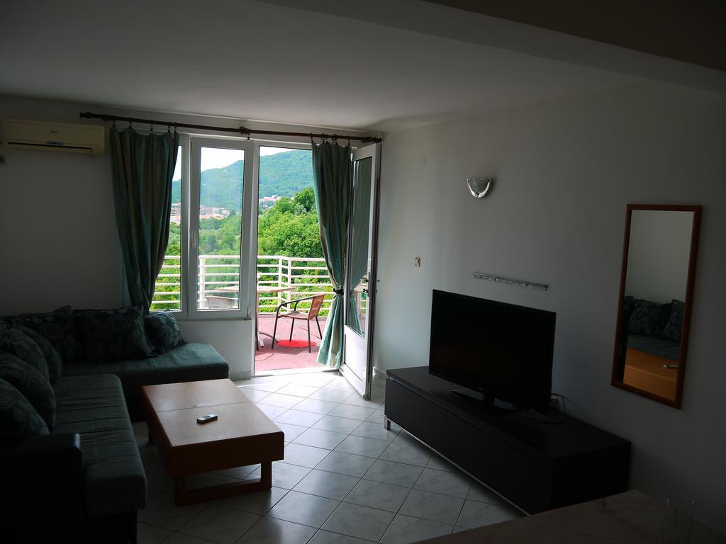 Apartments Villa Relax Petrovac 外观 照片