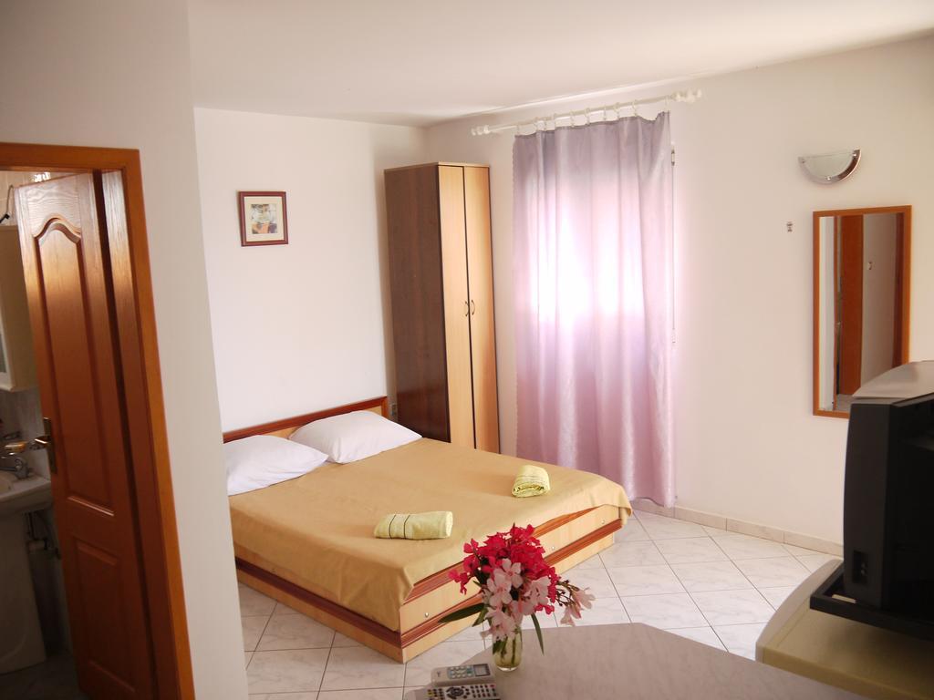 Apartments Villa Relax Petrovac 外观 照片